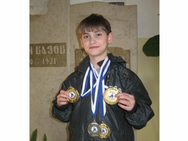 Четири медала в спортните танци