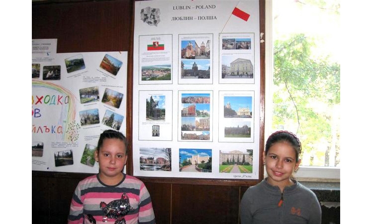 Ученици от СОУ“Иван Вазов“ представят България в Полша