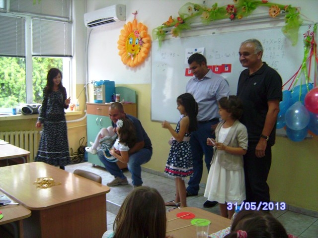 Второкласници отбелязаха Деня на бащата