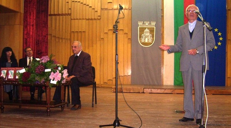Pisateli sreshta
