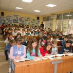 Последвайте третокласниците