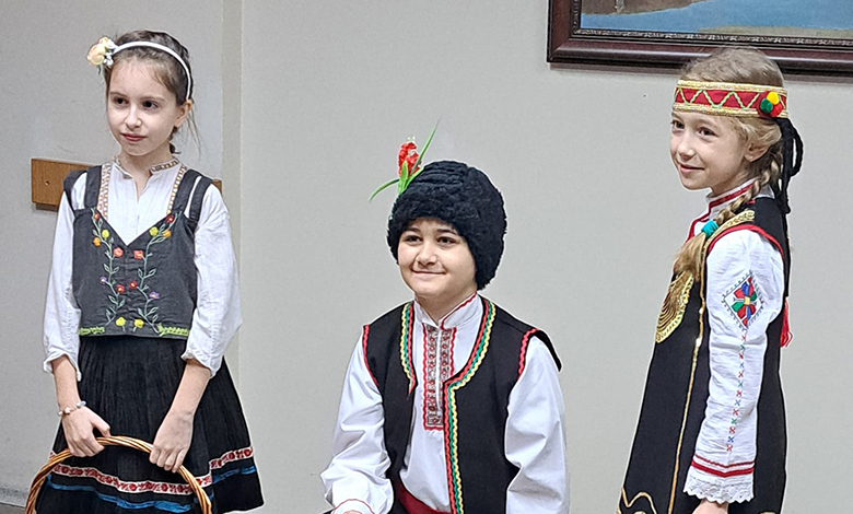 „Честита Коледа“ на общинските съветници от вазовчетата!
