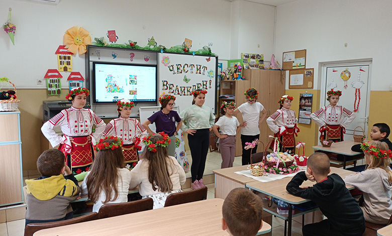 Цъфнаха цветя шарени! Ой, Лазаре, Лазаре!