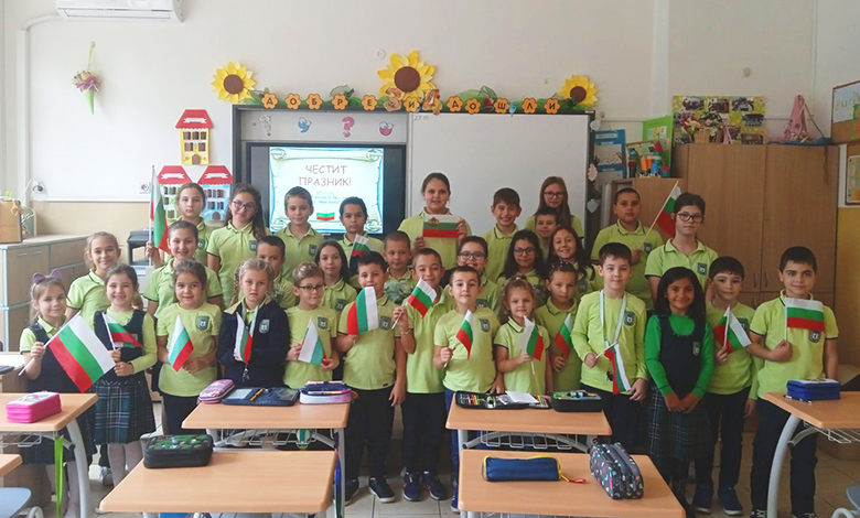 Чест и слава, вечна слава Вам будители народни!
